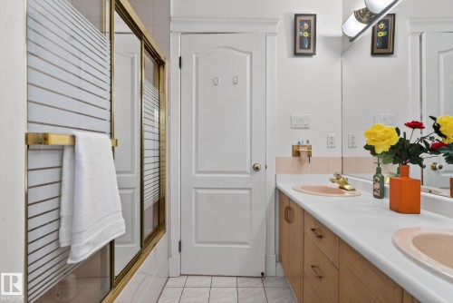 Bathroom - 4615 43A Avenue, Edmonton, AB - Indoor Photo Showing Bathroom