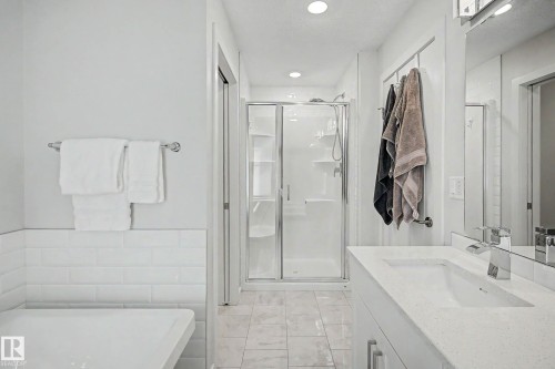 2451 Kelly Circle, Edmonton, AB 