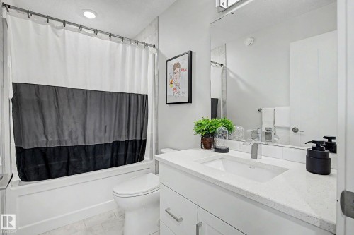 2451 Kelly Circle, Edmonton, AB 