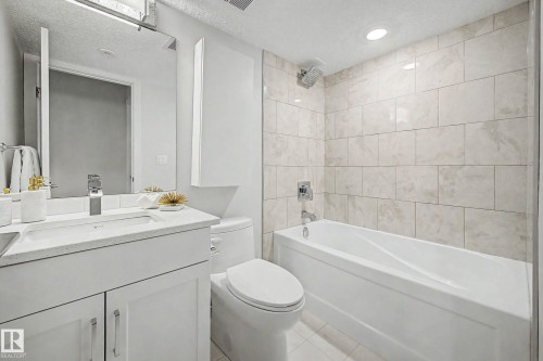 2451 Kelly Circle, Edmonton, AB 