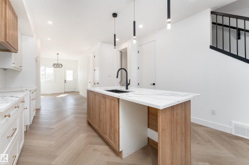 533 Robinson Boulevard, Leduc, AB 