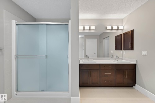 3411 Abbott Way, Edmonton, AB - Indoor Photo Showing Bathroom
