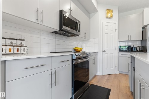 22614 99A Avenue, Edmonton, AB - Indoor Photo Showing Kitchen With Upgraded Kitchen