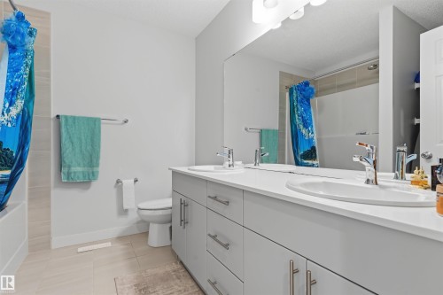22614 99A Avenue, Edmonton, AB - Indoor Photo Showing Bathroom