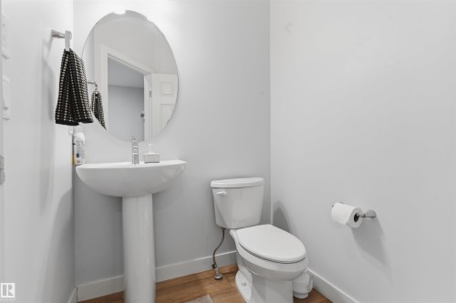22614 99A Avenue, Edmonton, AB - Indoor Photo Showing Bathroom
