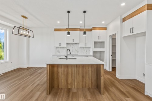 178 Elliott Wynd, Fort Saskatchewan, AB - Indoor Photo Showing Kitchen