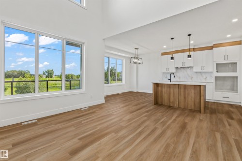 178 Elliott Wynd, Fort Saskatchewan, AB - Indoor Photo Showing Kitchen