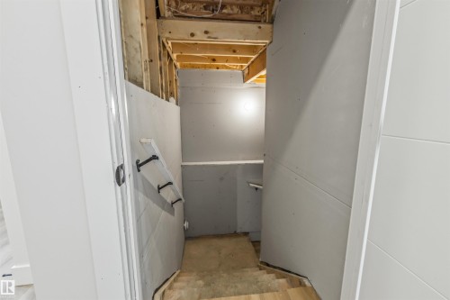 178 Elliott Wynd, Fort Saskatchewan, AB - Indoor Photo Showing Other Room