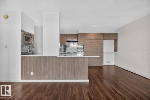 205 11307 99 Avenue, Edmonton, AB 