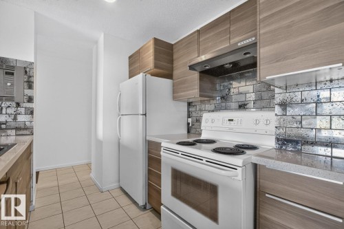 205 11307 99 Avenue, Edmonton, AB 