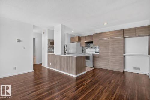 205 11307 99 Avenue, Edmonton, AB 