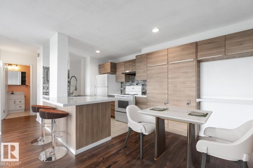 205 11307 99 Avenue, Edmonton, AB 