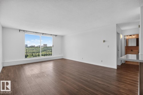 205 11307 99 Avenue, Edmonton, AB 