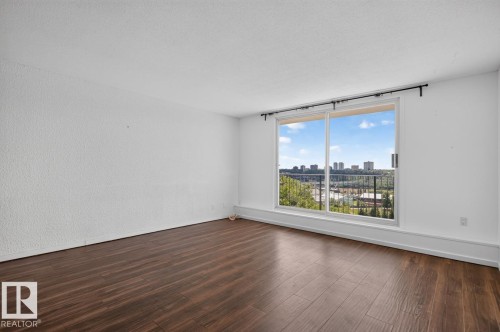 205 11307 99 Avenue, Edmonton, AB 