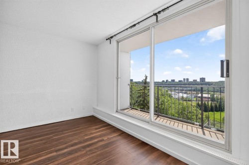 205 11307 99 Avenue, Edmonton, AB 