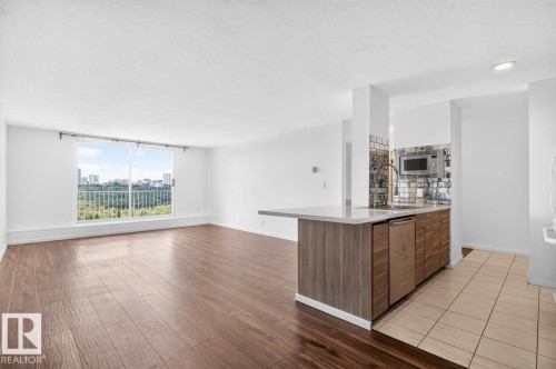 205 11307 99 Avenue, Edmonton, AB 
