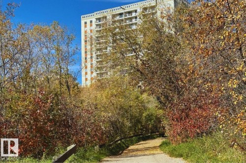 205 11307 99 Avenue, Edmonton, AB 