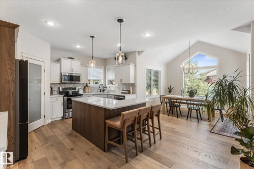 10 WILLOWDALE Place  Stony Plain, AB T7Z 0A4