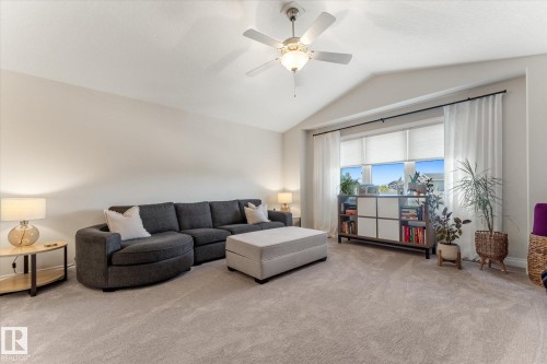 10 Willowdale Place, Stony Plain, AB 