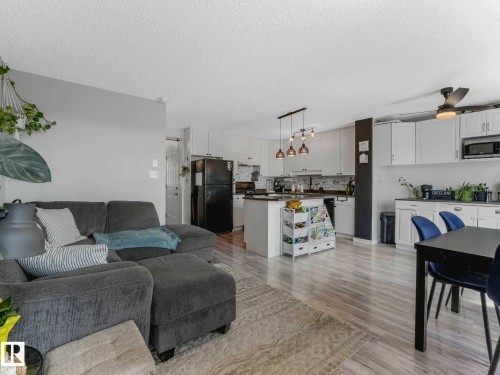 2816 26 Street, Edmonton, AB - Indoor Photo Showing Other Room