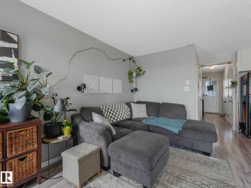 2816 26 Street, Edmonton, AB - Indoor Photo Showing Living Room