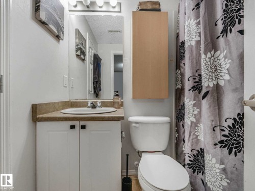 2816 26 Street, Edmonton, AB - Indoor Photo Showing Bathroom