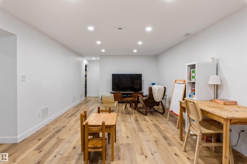 12 Belmont Drive, St. Albert, AB 