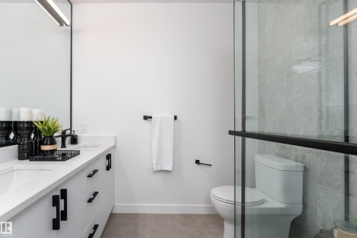 8728 72 Street, Edmonton, AB - Indoor Photo Showing Bathroom