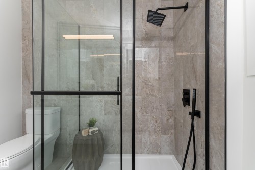 8728 72 Street, Edmonton, AB - Indoor Photo Showing Bathroom