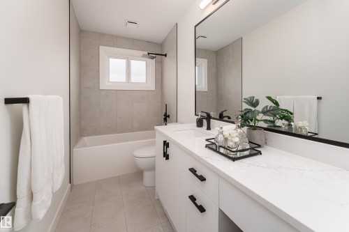 8728 72 Street, Edmonton, AB - Indoor Photo Showing Bathroom