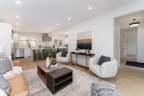 8728 72 Street, Edmonton, AB - Indoor Photo Showing Living Room