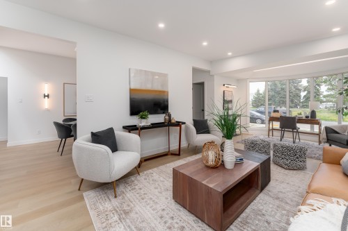 8728 72 Street, Edmonton, AB - Indoor Photo Showing Living Room