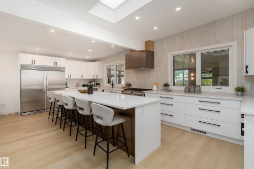 8728 72 Street, Edmonton, AB - Indoor Photo Showing Kitchen With Upgraded Kitchen