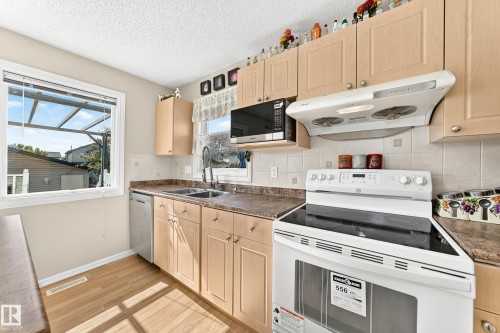 17408 87 Street, Edmonton, AB 