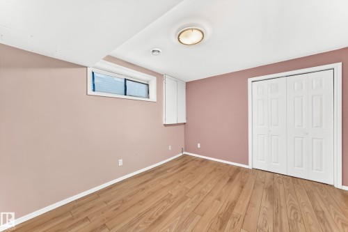 17408 87 Street, Edmonton, AB 