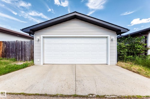 17408 87 Street, Edmonton, AB 