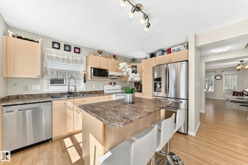 17408 87 Street, Edmonton, AB 