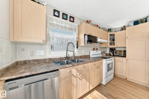 17408 87 Street, Edmonton, AB 