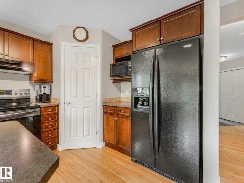 Image quality insufficient for description - 1325 Latta Crescent, Edmonton, AB - Indoor Photo Showing Kitchen