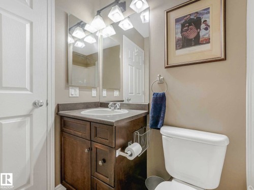 Image quality insufficient for description - 1325 Latta Crescent, Edmonton, AB - Indoor Photo Showing Bathroom
