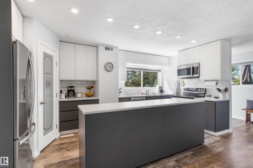 310 Hwy 13 E, Alder Flats, AB 