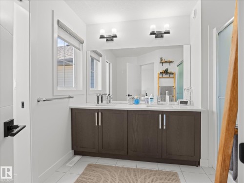 20935 95 Avenue, Edmonton, AB 