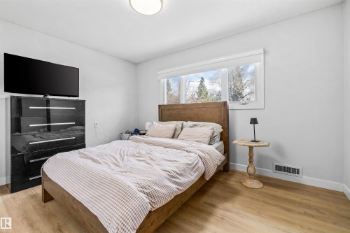 10130 62 Street, Edmonton, AB - Indoor Photo Showing Bedroom