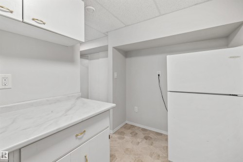 10130 62 Street, Edmonton, AB - Indoor