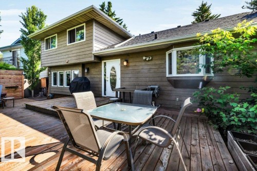 Spacious wooden deck featuring multiple levels - 11742 29 Avenue, Edmonton, AB 