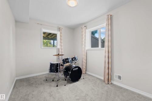 922 Wallbridge Place, Edmonton, AB 