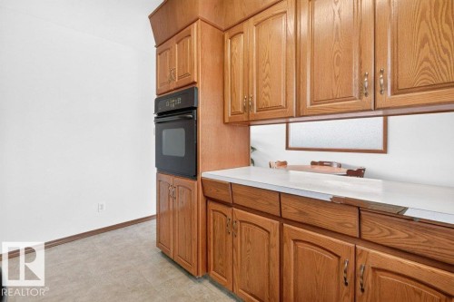 8424 70 Street, Edmonton, AB 