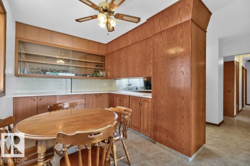 8424 70 Street, Edmonton, AB 