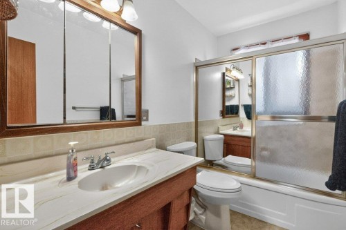 8424 70 Street, Edmonton, AB 