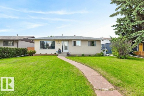 8424 70 Street, Edmonton, AB 